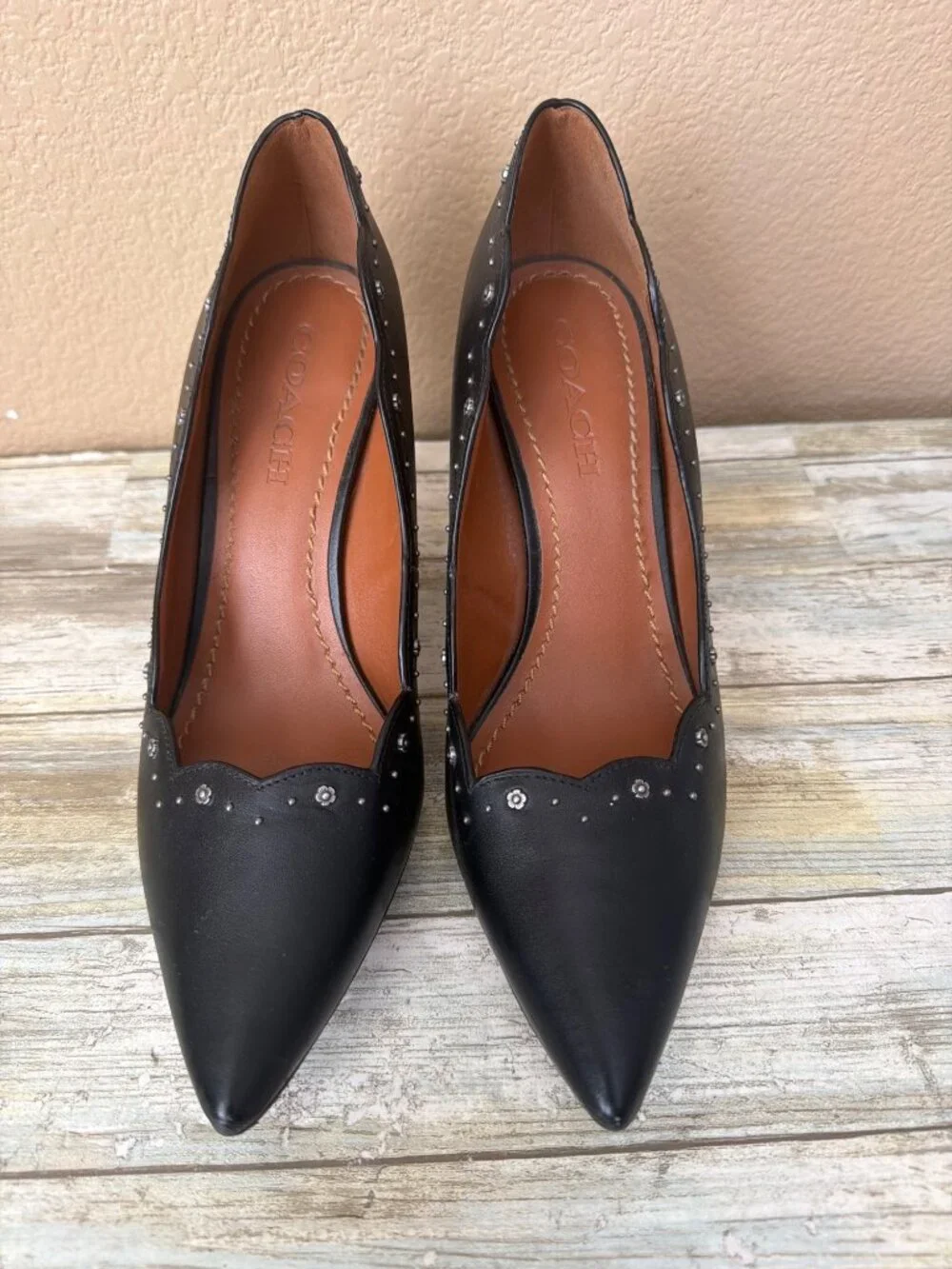 Coach Waverly Black Leather Scalloped Studded Pumps Pointed Toe Heels Size 9 - Picture 5 of 13